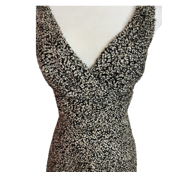 Tahari Black and White Boucle Tweed Fit and Flair Sleeveless V-neck Dress Sz 2 - Picture 3 of 7